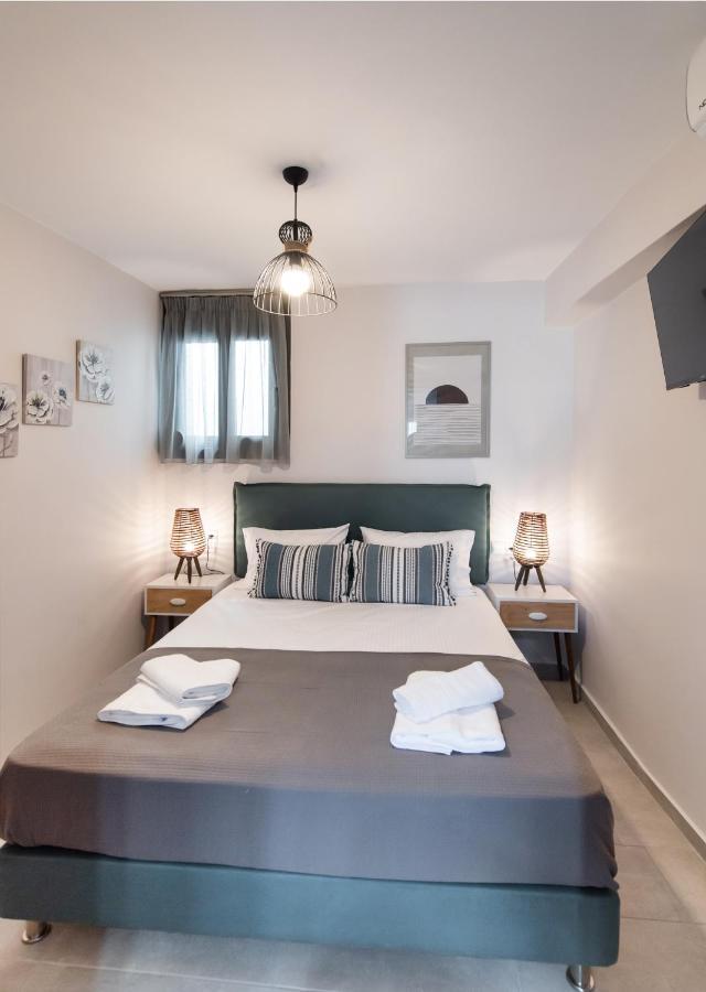 Angelica'S And Irene'S Design Apartments Swimming Pool 니키아나 외부 사진